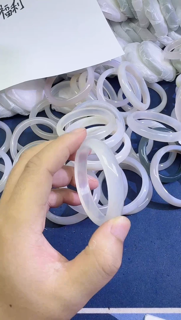 未镶嵌手镯石英质玉28