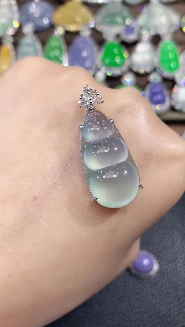 吊坠(不含链)18K金镶嵌翡翠A156