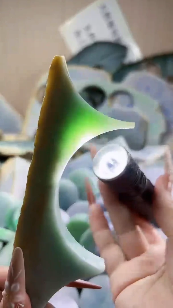 翡翠未镶嵌颈饰翡翠A货 江谭920