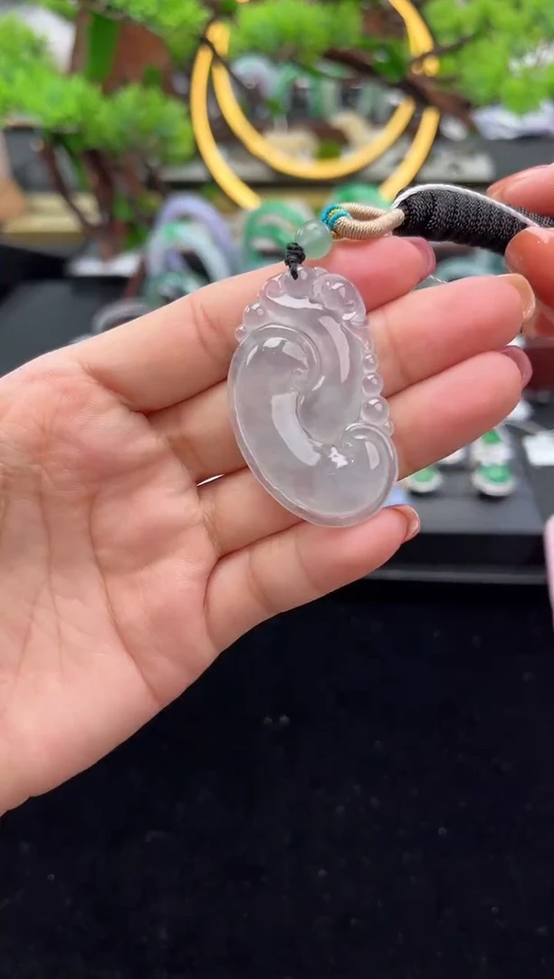 颈饰未镶嵌翡翠吊坠