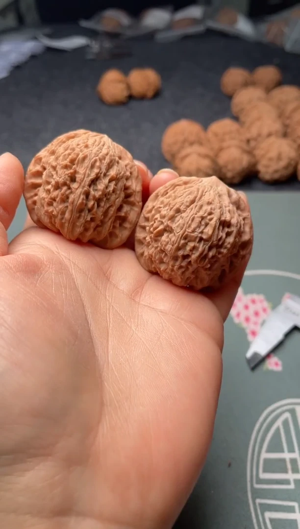 把件文玩核桃w59   绣球  42尺