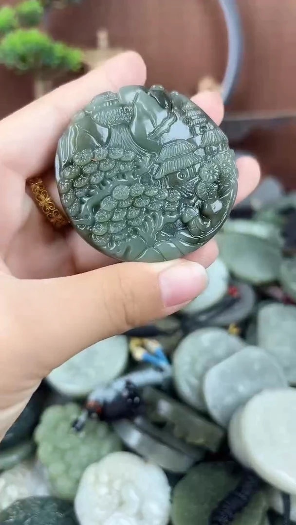 和田玉未镶嵌颈饰1
