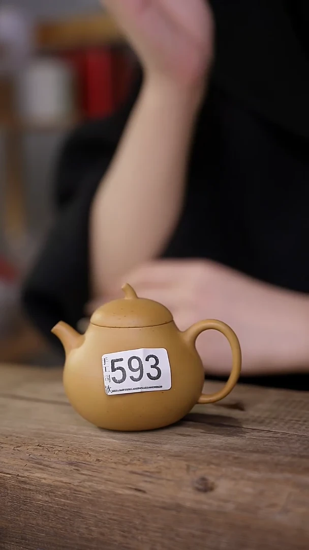 【闪购商品】瓷片福利！黄金段设计师款小茶壶