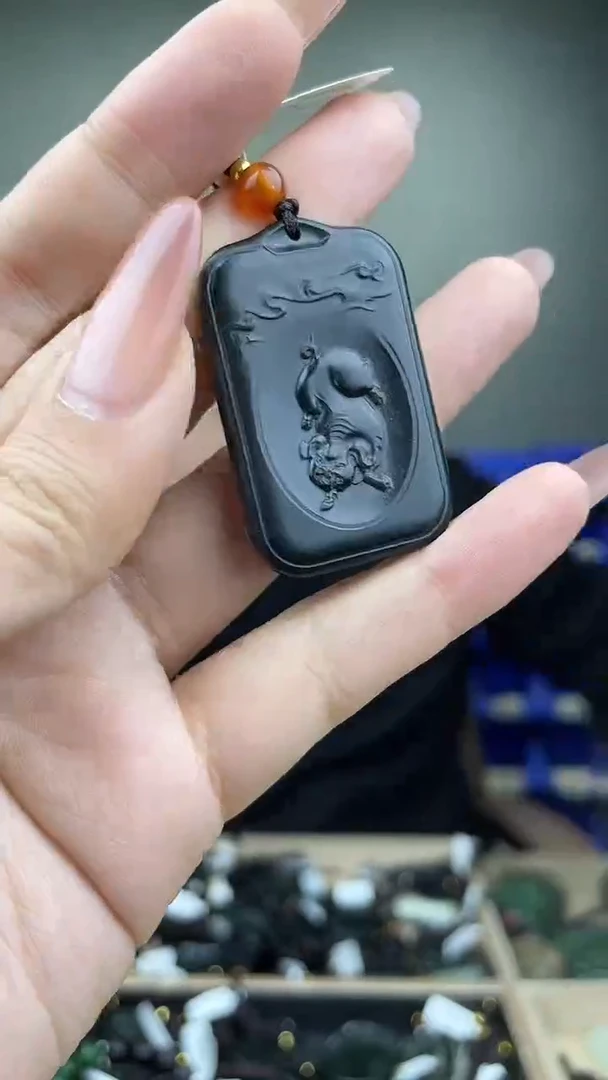 颈饰未镶嵌和田玉1