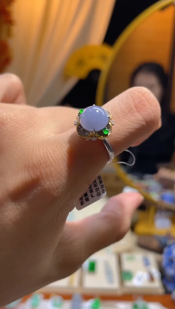 翡翠18K金镶嵌颈饰戒指