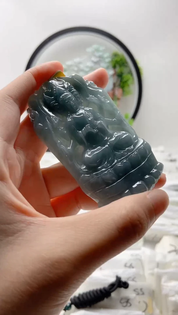 翡翠未镶嵌颈饰千手观音【品质一般能接受再拍】