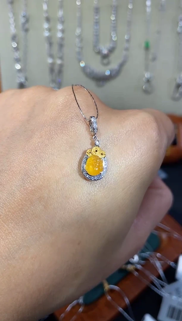 【闪购商品】翡翠颈饰18K金镶嵌吊坠