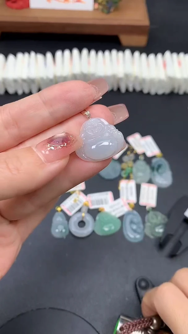 翡翠18K金镶嵌吊坠(不含链)MS186844