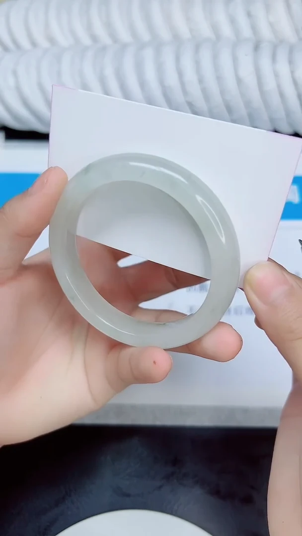 未镶嵌手镯石英质玉7/58.3