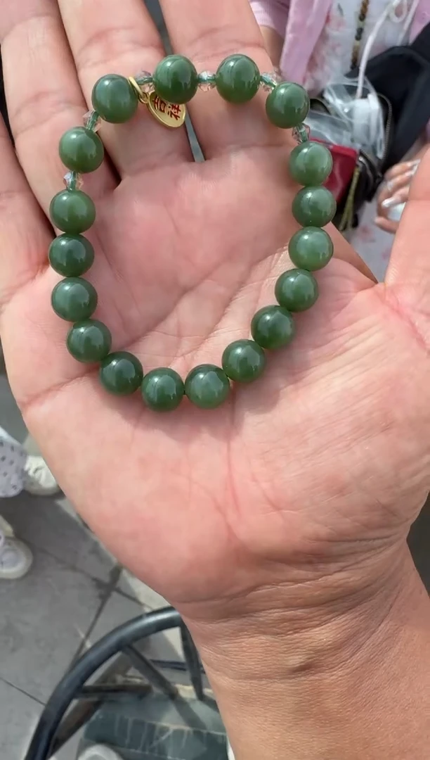 未镶嵌和田玉（糖玉）挂件和田玉