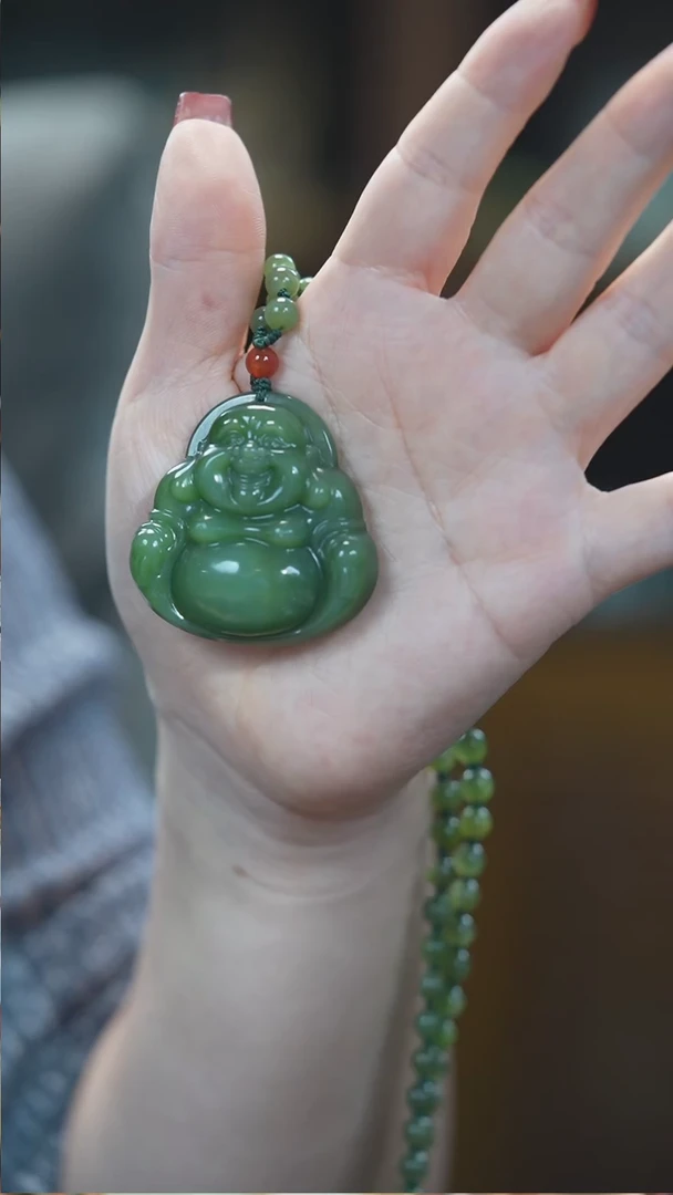 颈饰未镶嵌和田玉（碧玉）佛公