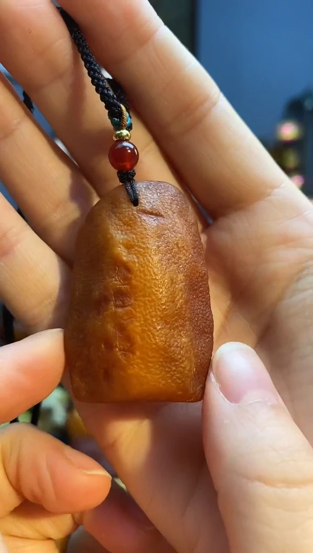 琥珀颈饰未镶嵌挂件