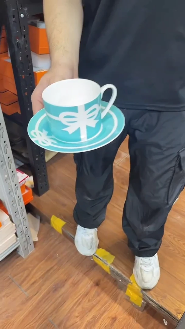 杯鸿辉家品牌瓷器，京东包邮！