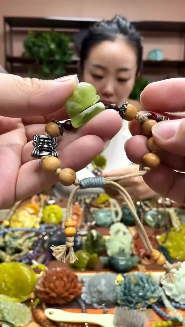 未镶嵌岫玉吊坠·