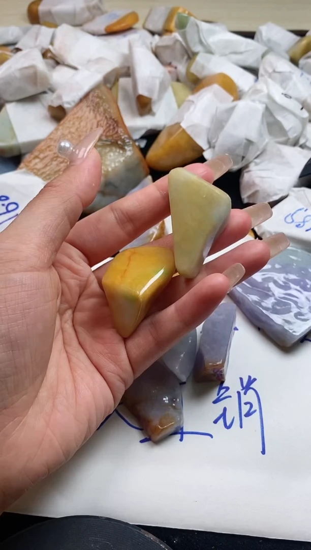 翡翠裸石翡翠挂件裸石