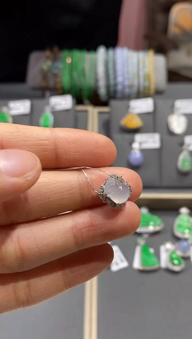 颈饰银S925镶嵌翡翠金蟾