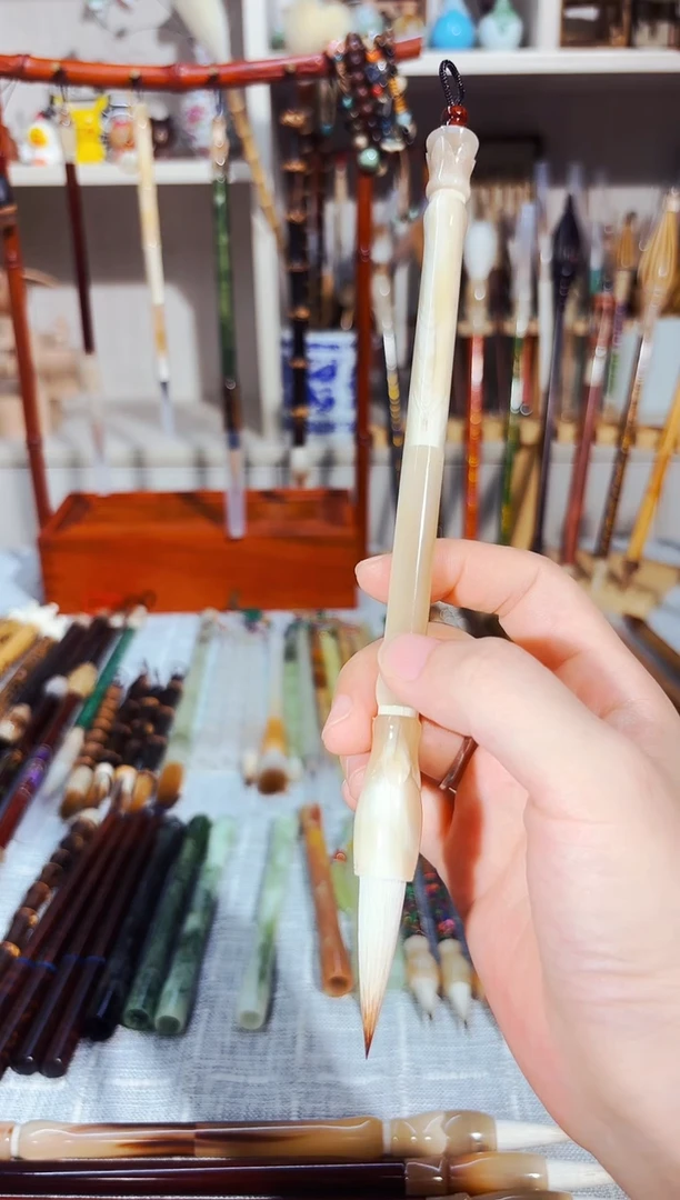 13号 乌干达牛角莲花斗出锋3.7（清水试笔）