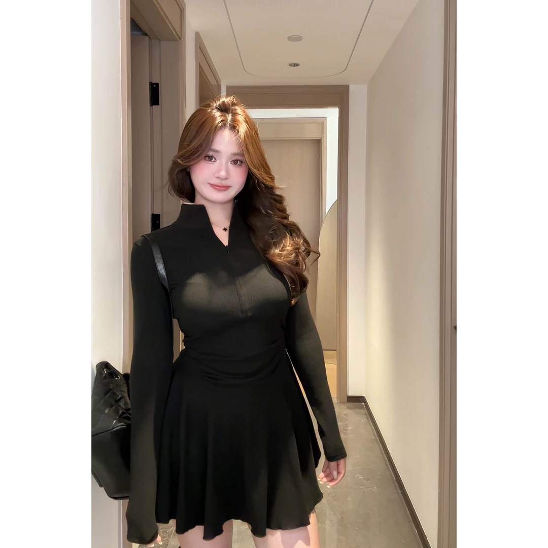 胖MM大码利斯顿少女黑色高级半开高领收腰显瘦针织连衣裙春夏女