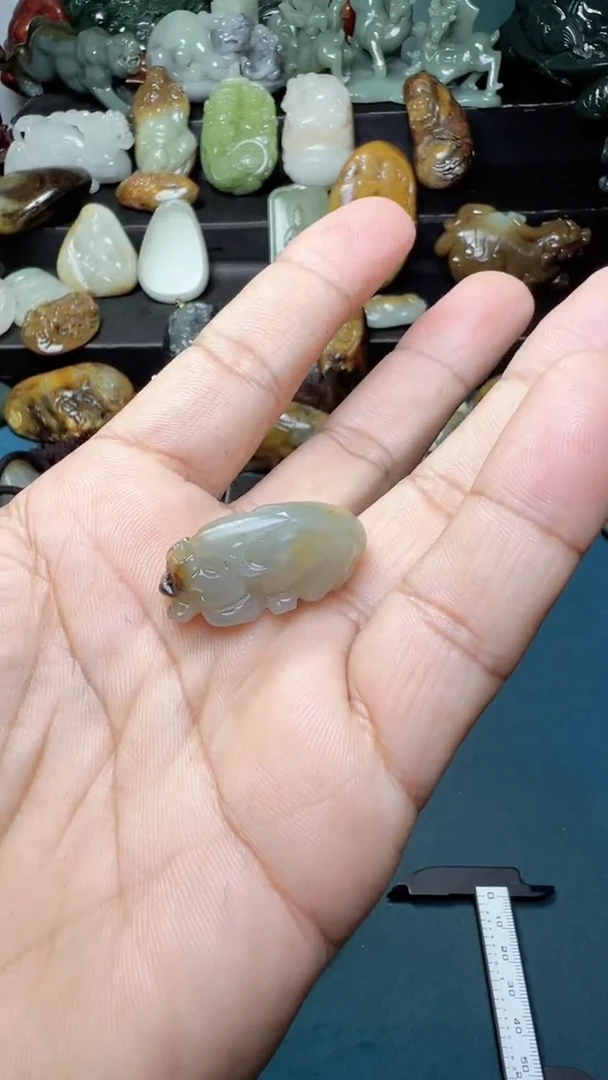 未镶嵌和田玉挂件-