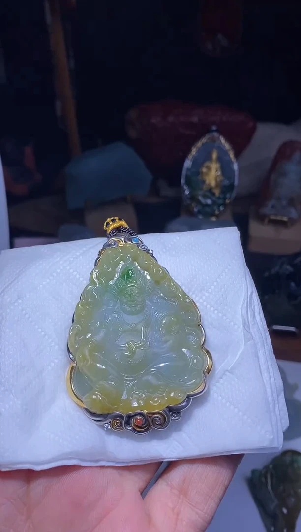 颈饰银S925镶嵌翡翠蝈*翡翠