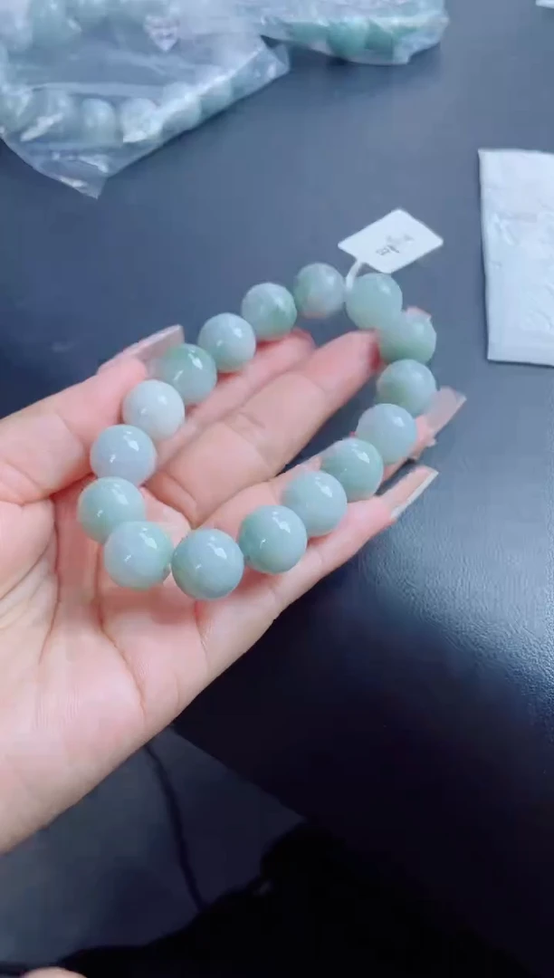 定制翡翠未镶嵌珠串