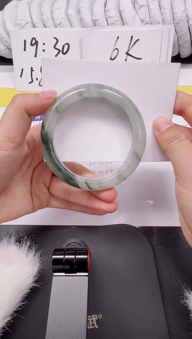 【闪购商品】石英质玉手镯未镶嵌116
