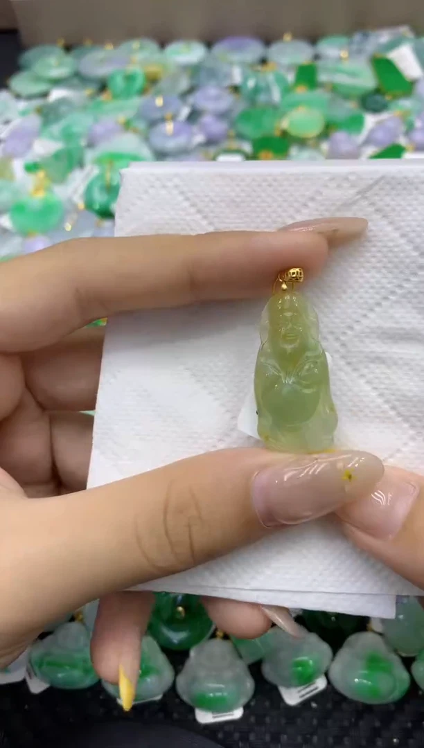 颈饰未镶嵌翡翠天然缅甸翡翠A货