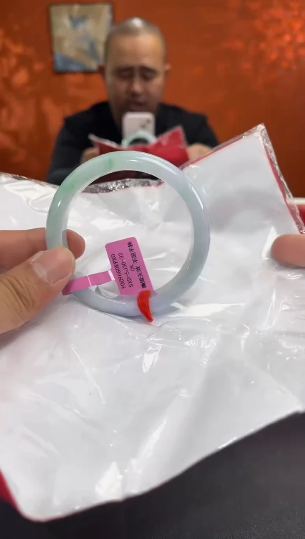 未镶嵌手镯翡翠翡翠手镯（微瑕）56