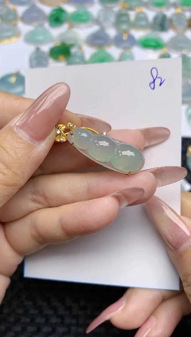 【闪购商品】翡翠颈饰18K金镶嵌天然A货翡翠 82