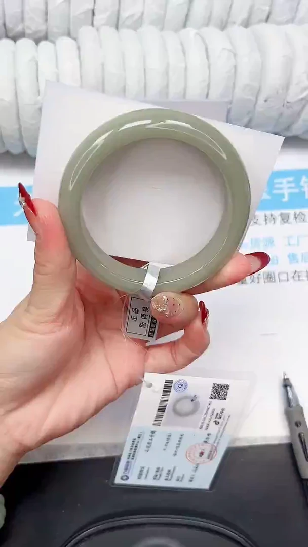 未镶嵌手镯石英质玉185-59.2DK