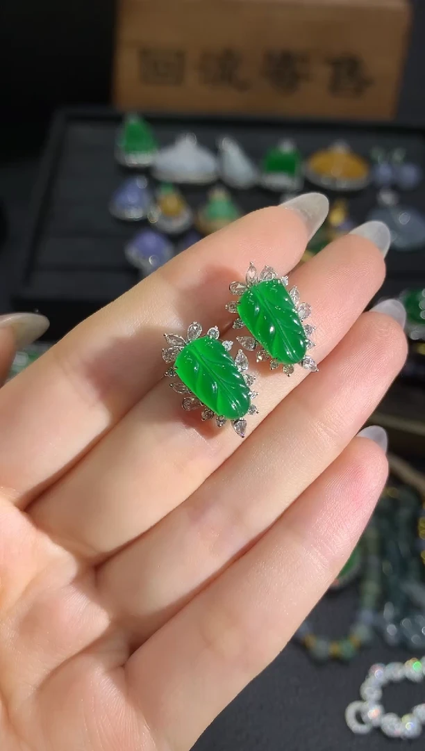 18K金镶嵌翡翠耳饰20