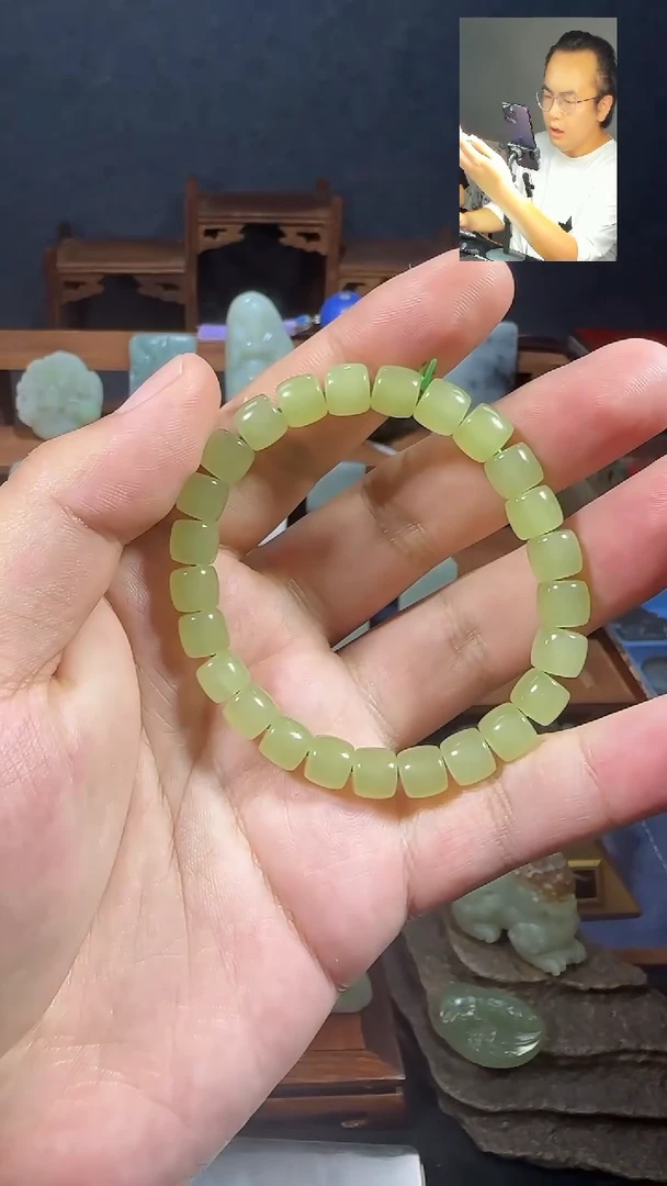 和田玉未镶嵌颈饰黄口手串