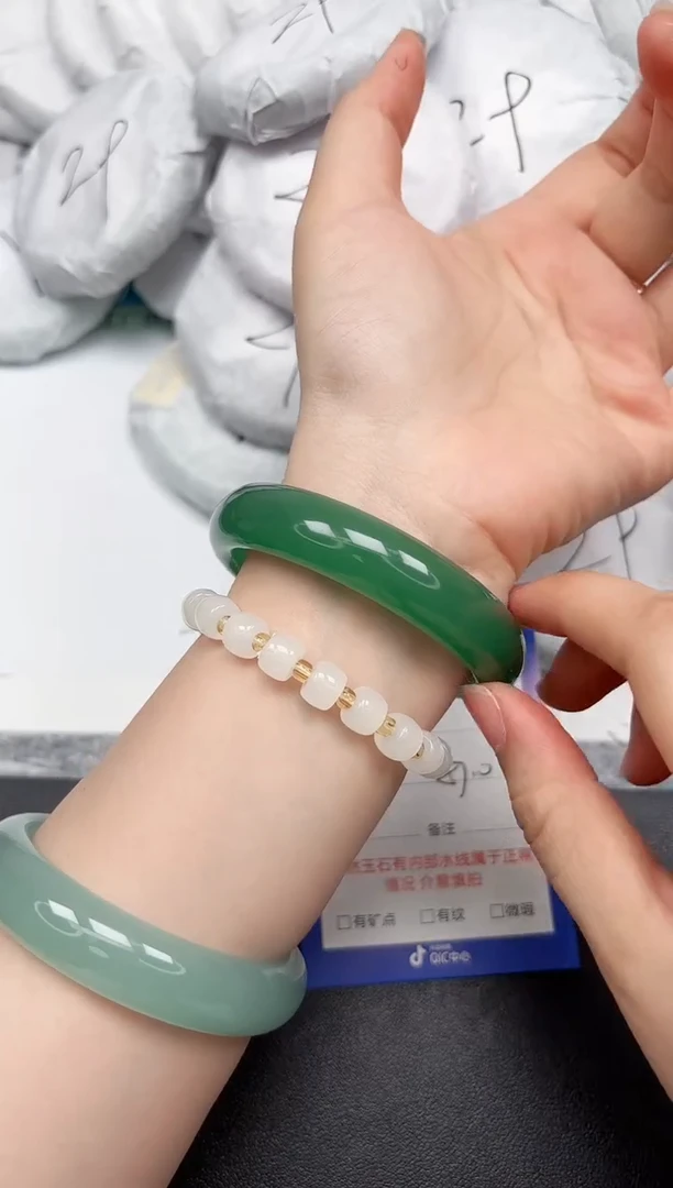 未镶嵌手镯石英质玉241-57