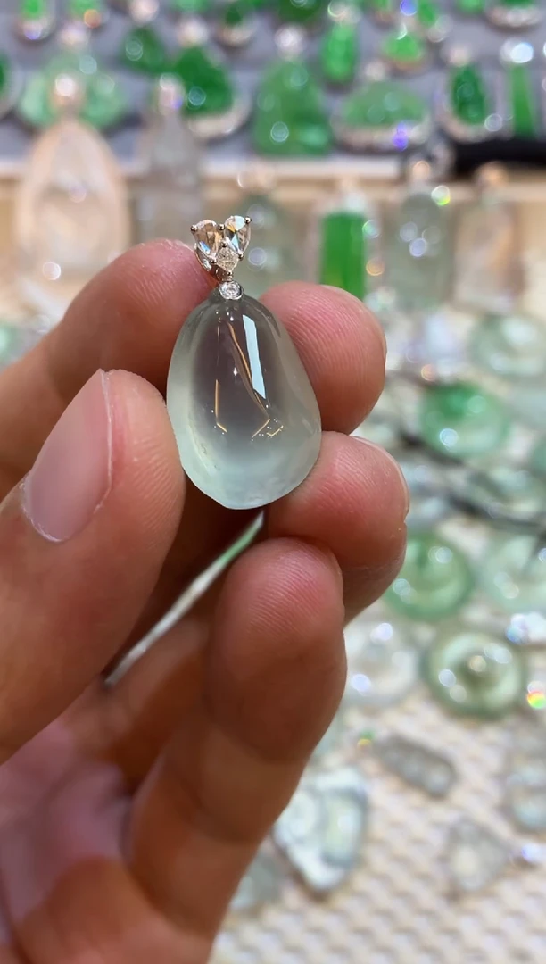 吊坠(不含链)18K金镶嵌翡翠福瓜