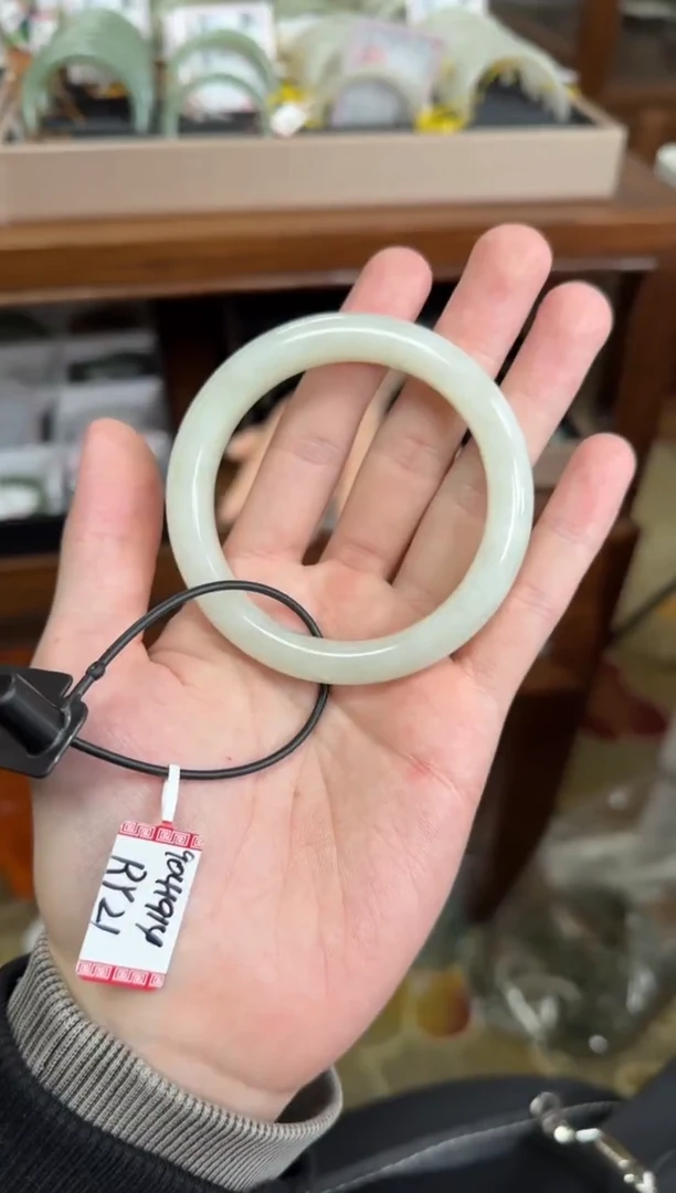 未镶嵌手镯和田玉57