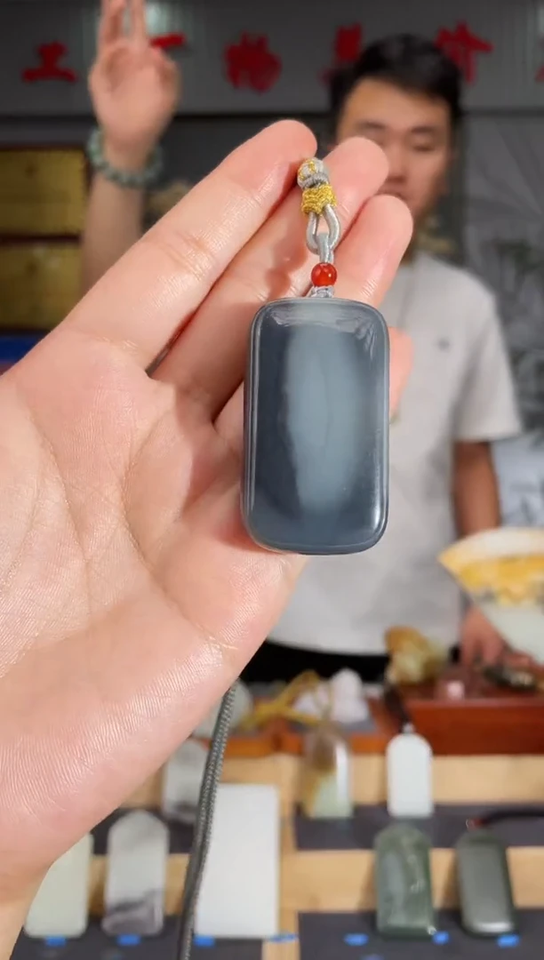 和田玉未镶嵌颈饰1