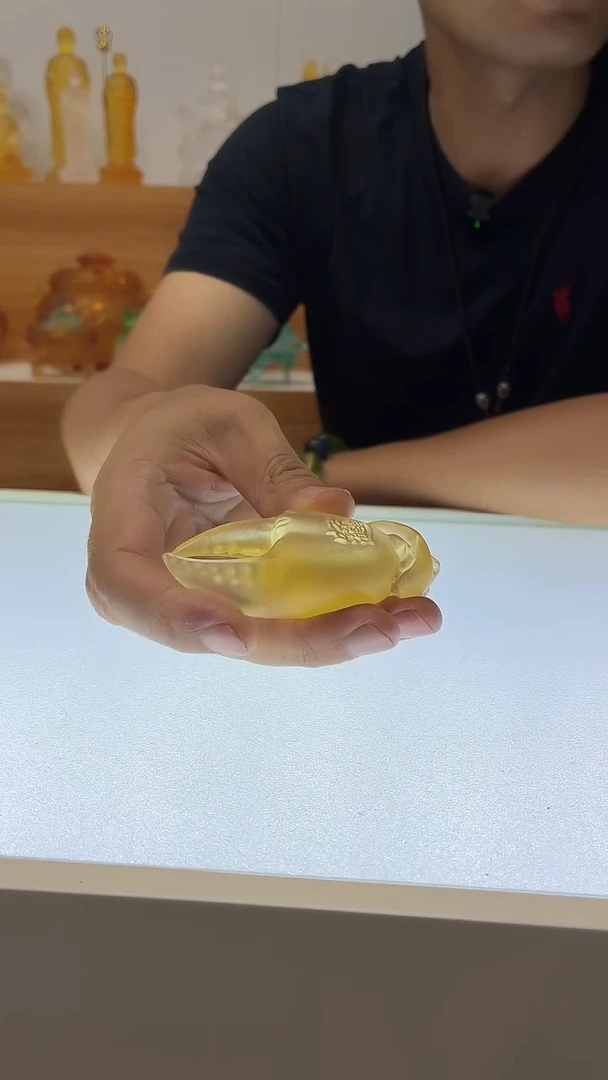 琉璃手工艺品手上有钱手把件琥珀色【福利】