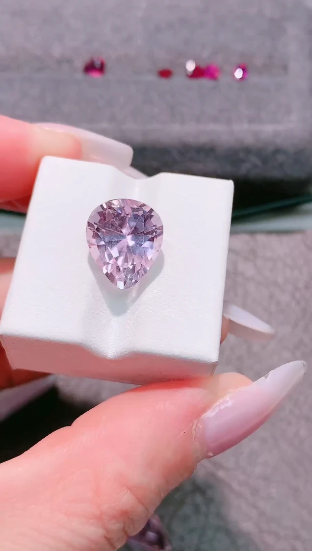 未镶嵌锂辉石裸石10.11ct