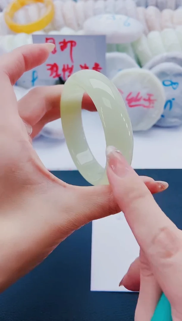未镶嵌手镯石英质玉J70-59-60