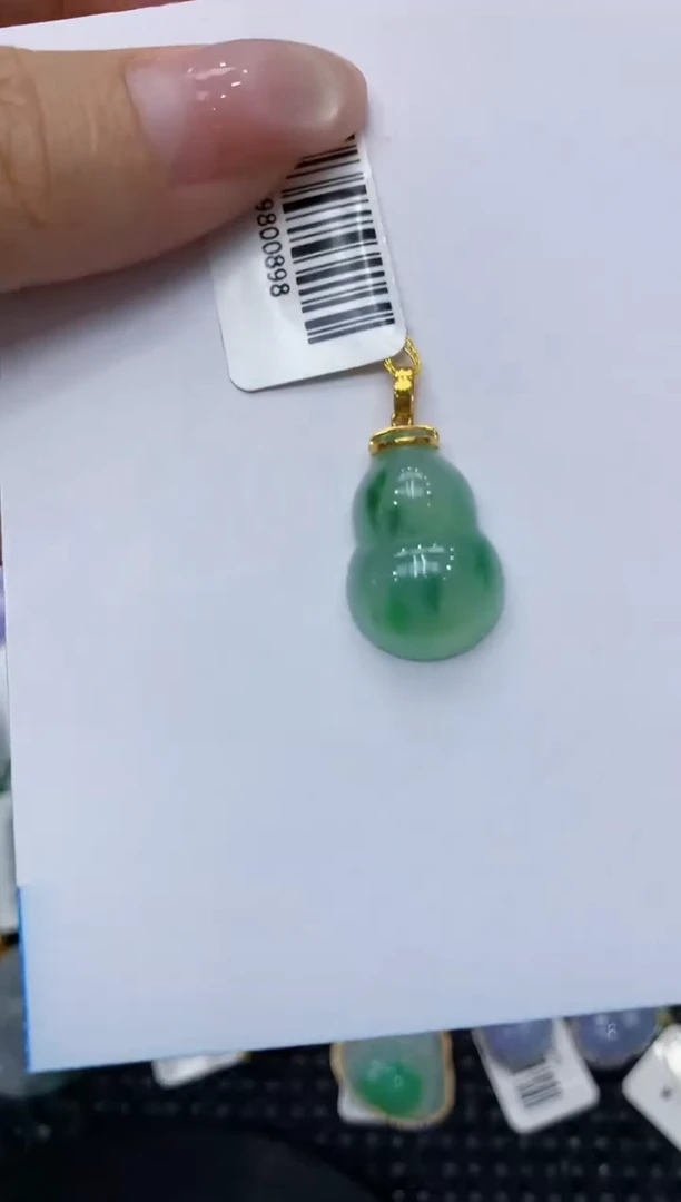 翡翠18K金镶嵌颈饰111111111