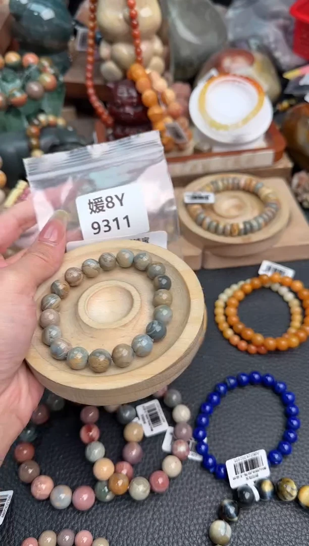 【闪购商品】石英质玉未镶嵌手链8Y9311