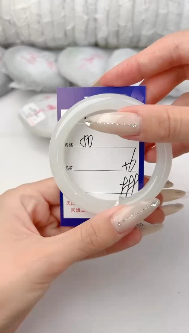 和田玉手镯未镶嵌50颜色微差无瑕疵