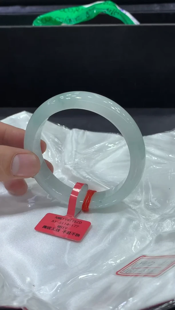 未镶嵌手镯翡翠翡翠手镯