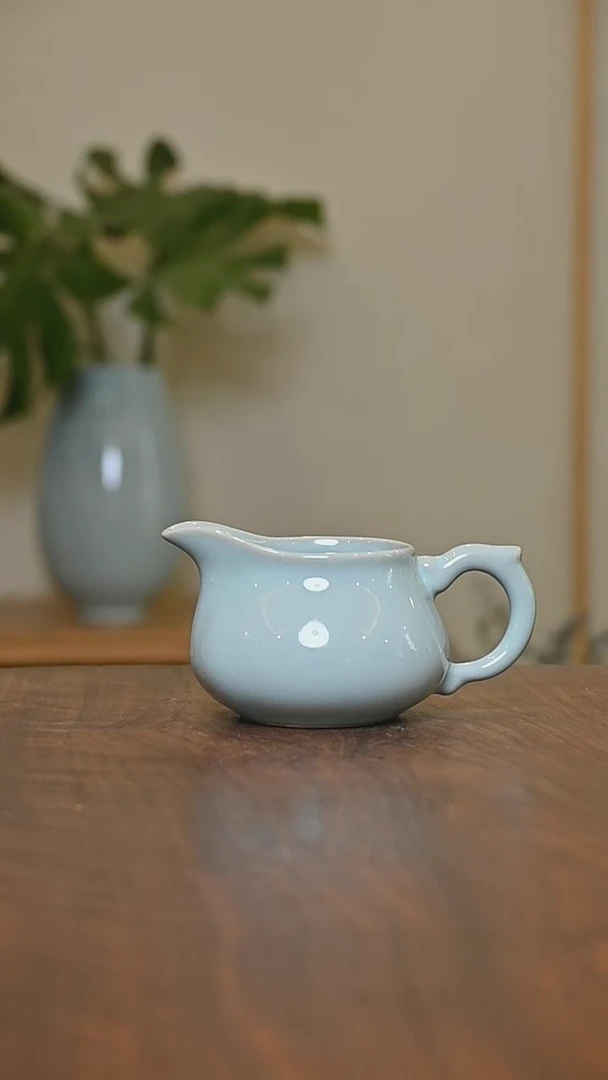 龙腾公道杯 天青 微瑕 朱家汝窑款