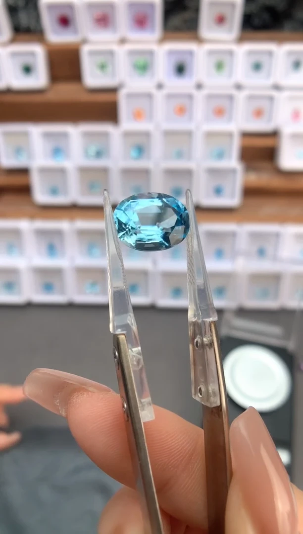 未镶嵌裸石定制托帕石8.64ct