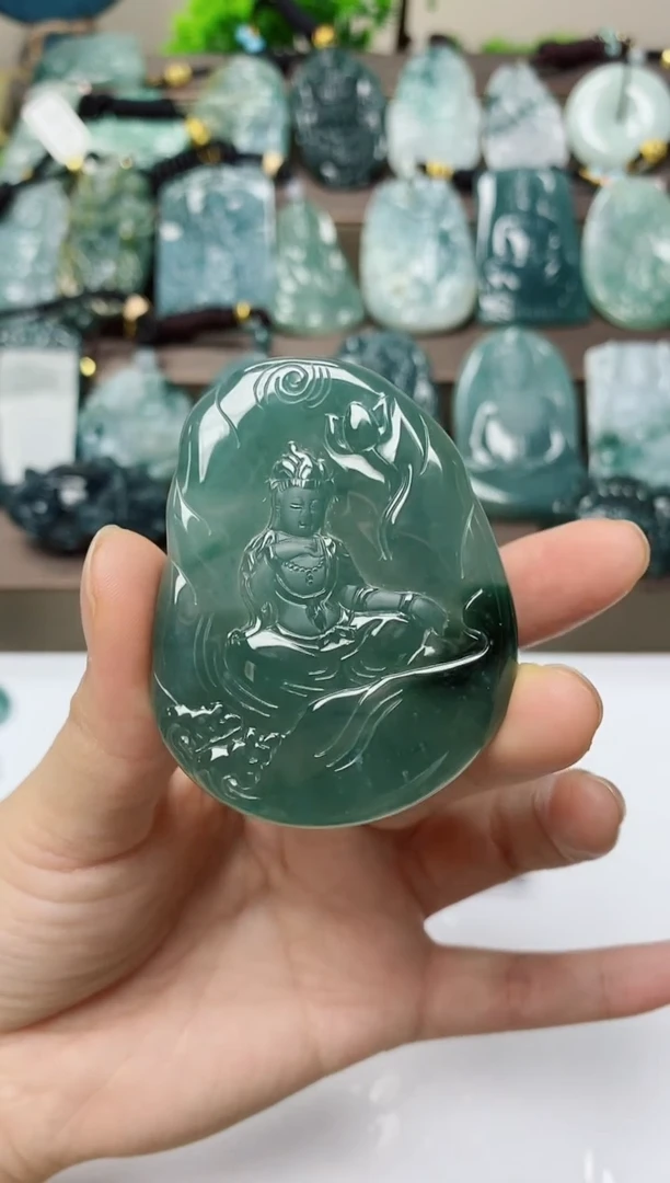 翡翠未镶嵌颈饰