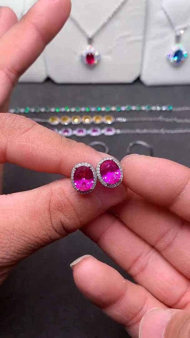 【闪购商品】尖晶石耳钉银S925镶嵌·········