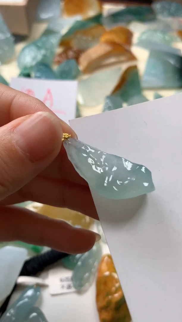 【闪购商品】翡翠吊坠(不含链)18K金镶嵌吊坠