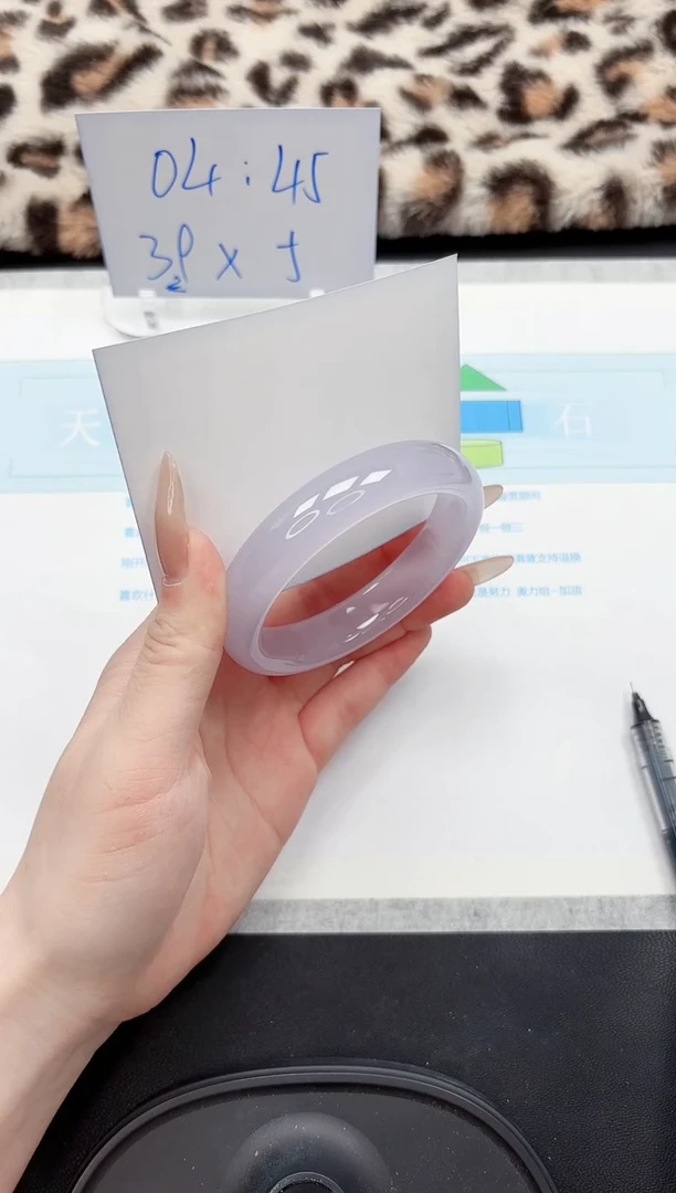 【闪购商品】石英质玉手镯未镶嵌8-58