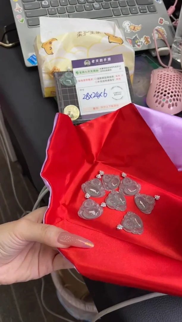 18K金镶嵌挂件翡翠佛公FL15/多样性发其一CP配绳